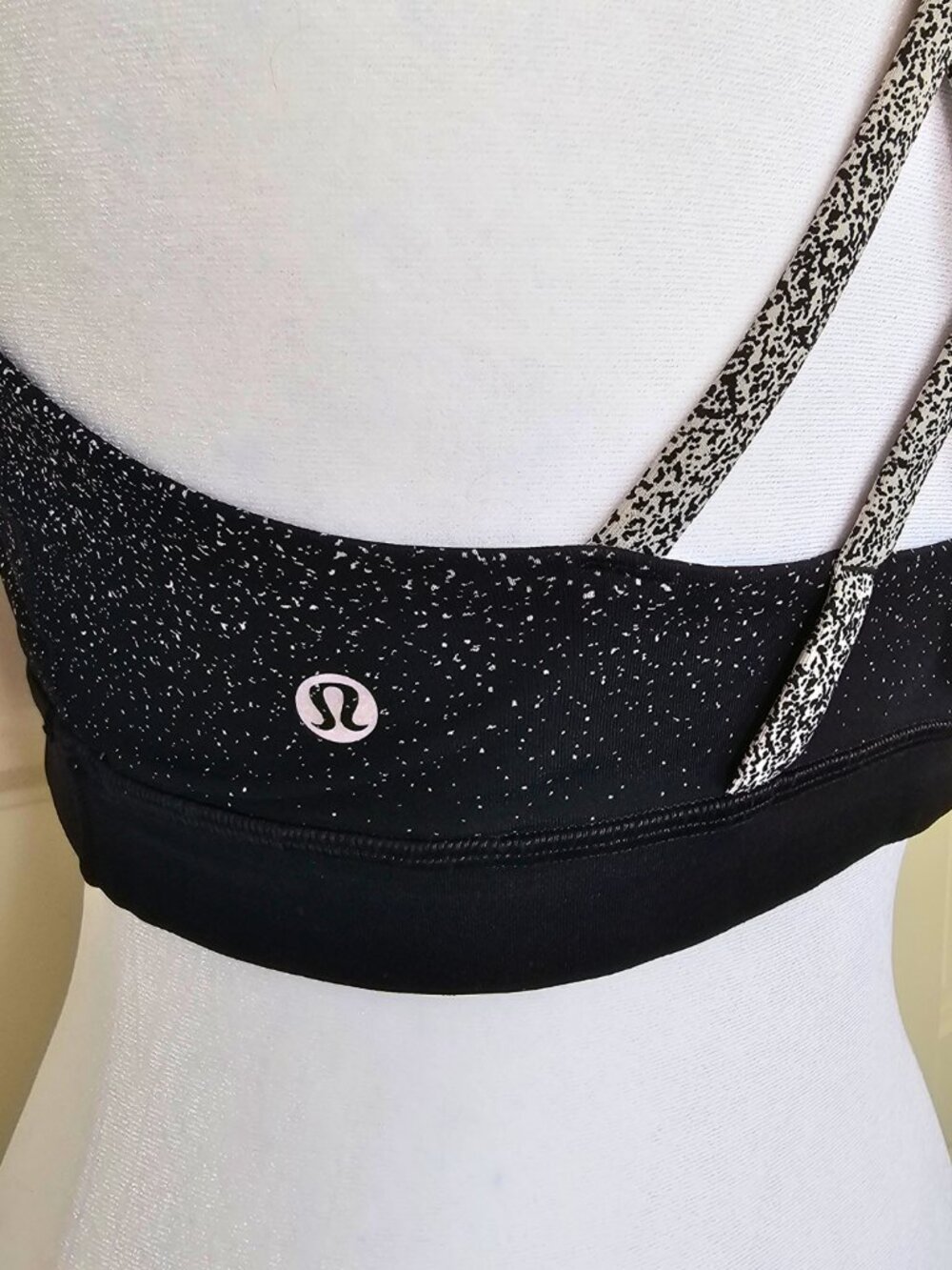 Lululemon Energy Bra 8 Ombre Speckle Black White Strappy Back Luxtreme W2AN7S - Picture 3 of 7